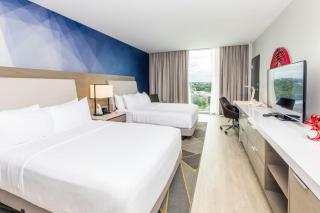 The Summit Hotel - 9