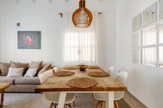 Familia y Amigos con Pileta, Asador y Cochera - 7