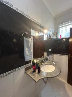 Casa aconchegante no caminho da fé, perto do lago - 1