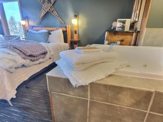 NEW Studio Condo Ski in out in unit jet spa tub - 7