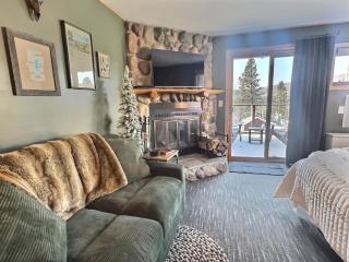 NEW Studio Condo Ski in out in unit jet spa tub - 4