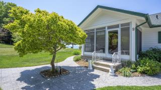 Bayfield Lakefront Retreat • Hot Tub • Sunset View - 7