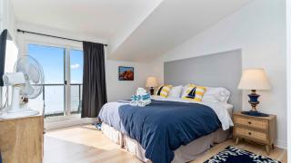 Bayfield Lakefront Retreat • Hot Tub • Sunset View - 5