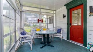 Bayfield Lakefront Retreat • Hot Tub • Sunset View - 3