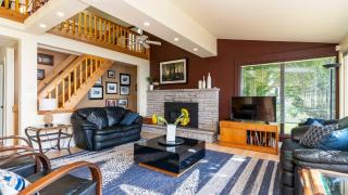 Bayfield Lakefront Retreat • Hot Tub • Sunset View - 1