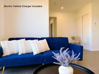 Modern Geelong Escape with EV Charger - Geometry - 0
