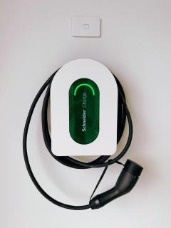 Modern Geelong Escape with EV Charger - Geometry - 9