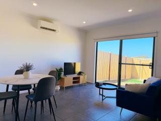 Modern Geelong Escape with EV Charger - Geometry - 3