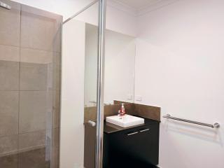 Modern Geelong Escape with EV Charger - Geometry - 2