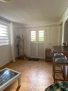 Maison confortable avec jardin au Robert, 40 m², climatisation - 1