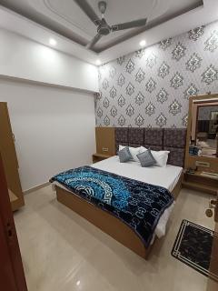 HOTEL UNIQUE KOMFORT - 3 mins walk from golden temple - 9