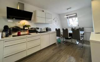 Charming 2 Bedroom Apartment in Heart of Craiova - 0