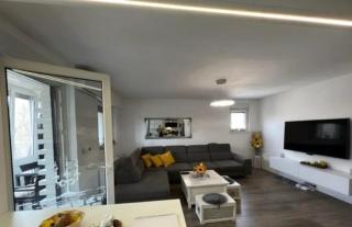 Charming 2 Bedroom Apartment in Heart of Craiova - 9