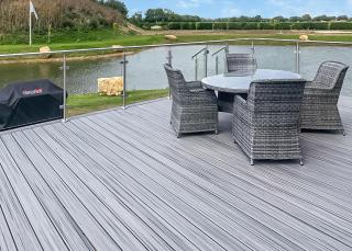 Lakeside Luxury Lodges - Thorney - 1