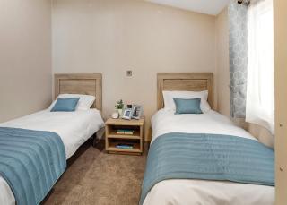 Hamlet Lodge Retreat At Calloose Holiday Park - 1