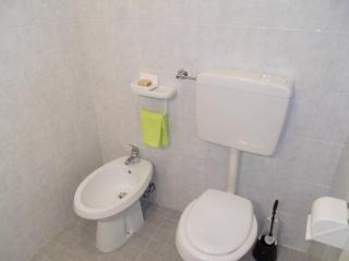 Modern flat with terrace-Beahost - 2