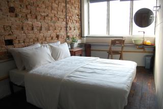 Just House - Rooms & Curios - 2