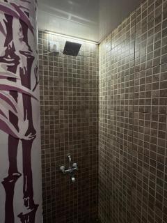 Wolfies Den 2BHK near BIEC, IKEA, KCSA Stadium - 9