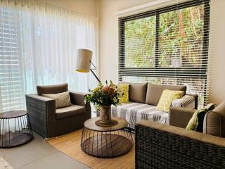 Beachfront Paradise Retreat - 0