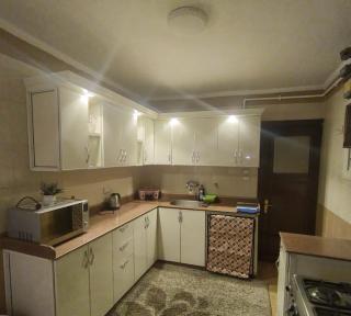 غرفتين و صاله مكيفه بالكامل و حمام و مطبخ مجهز بالكامل - 9