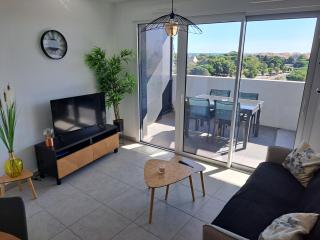 Iconic 652, T2 vue mer, bien équipé, centre port - 4