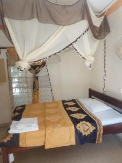 Creek Gardens Hotel - 1