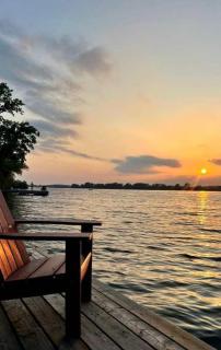 Narrows Nook - Prince Edward County Waterfront - 5