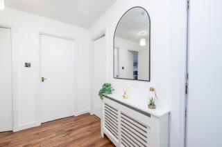 Hardgate Getaway - 3-Beds Home with Free Parking & Fast Wi-Fi - 1