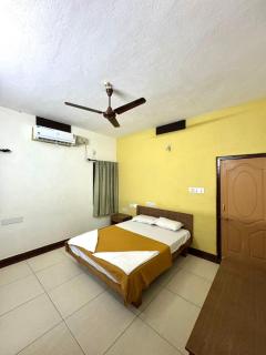 Coastal Nest Home & Sea View- Malpe Beach - 7