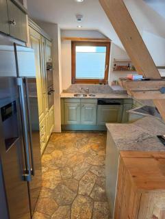 St Moritz Lakeside Penthouse 4-Bedroom Apartment - 1