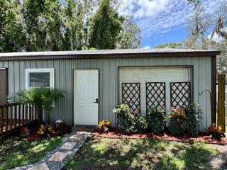 Down Home Living - 2