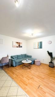 Modern Downtown Apartment Budapest - 9