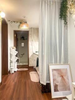 NEW Gangnam Stn 5min 50inch TV Netflix Washer Dryer YOUON STAY - 6