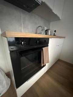 Rose's studio - Bulgaria mall, Brand New, Ground floor, Self check-in, Free Public parking - 4