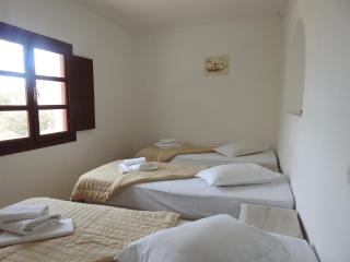 Birds Villa Apartments with Heated Pool - Including Car and Breakfast - 6