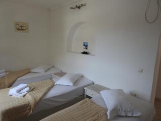 Birds Villa Apartments with Heated Pool - Including Car and Breakfast - 5