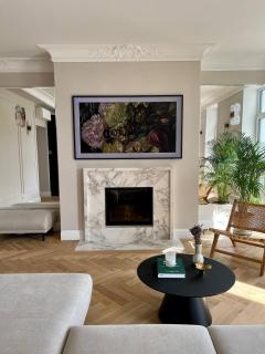 Luxury Design Apartment - 7