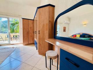 Beachside Holiday Escape Gem - 8