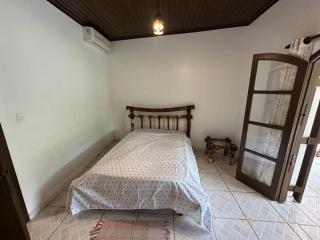 Casa Ampla e Aconchegante em Meio ao Verde - 3
