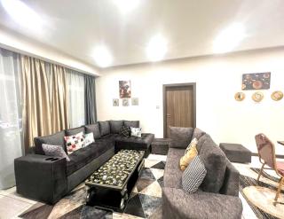 Lovely 2-bedroom Serviced Hotel Suites with Pool and Wi-Fi at Skynest - 5