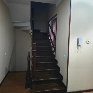 Трёхуровневый коттедж в престижном районе - 6