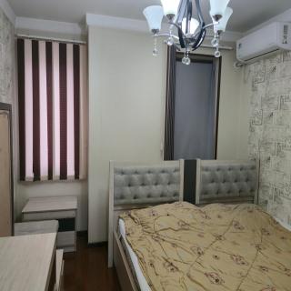 Трёхуровневый коттедж в престижном районе - 1