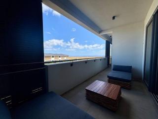 The Sunlit Coastal Retreat - 7