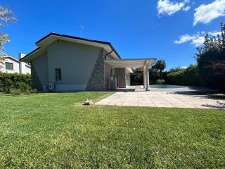 Elegant villa in the idyllic island of Albarella - 1