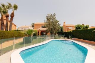 Charming brand-new loft with garden and pool - 8