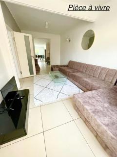 Large 6-bedroom house, close to Lille city center, CHR - 0