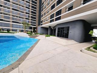 Collins Boulevard At By LiviRooms Tangerang - 4