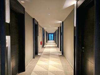 Collins Boulevard At By LiviRooms Tangerang - 3