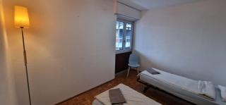 Melide Simple Basic Apartment close to Train Station - 2