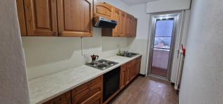 Melide Simple Basic Apartment close to Train Station - 8